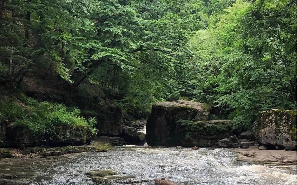 Lastiver Caves Hike