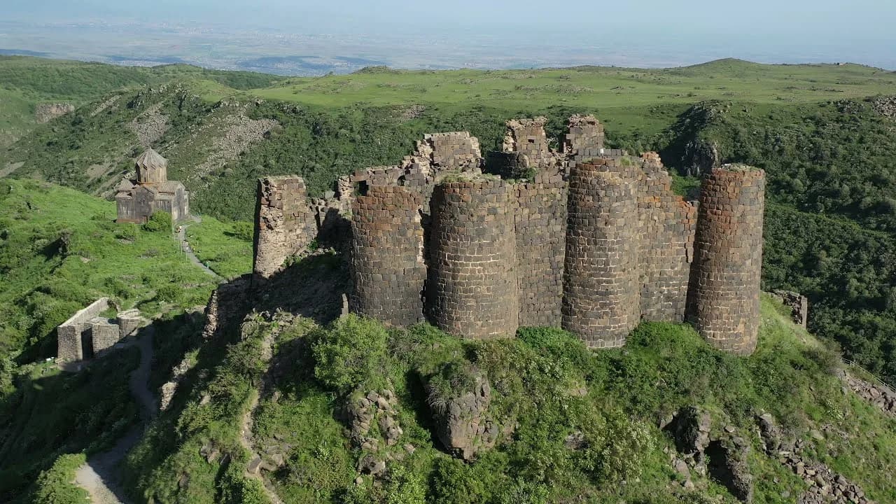 Горный маршрут к крепости Амберд