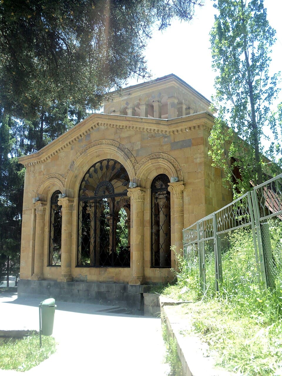 Ըմպելասրահ,_Ջերմուկ_1.JPG